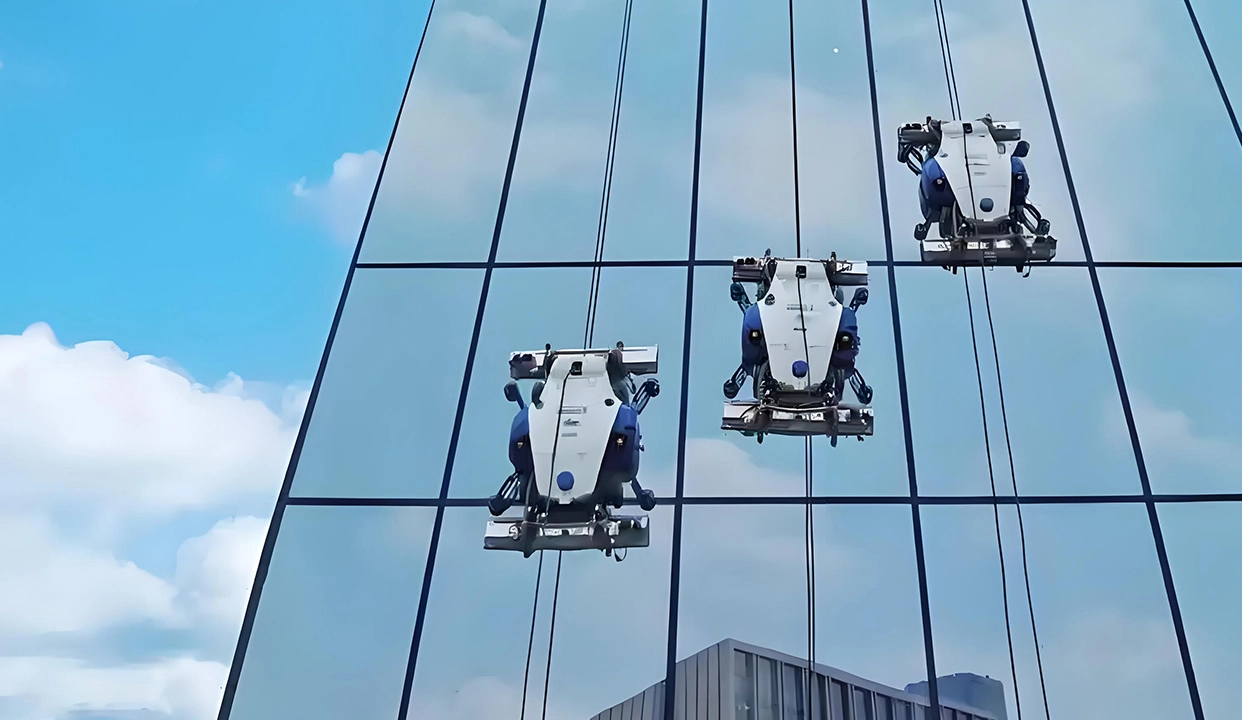 Revolutionizing high-altitude cleaning: WIRELESSPT wireless charging solution enables glass curtain 